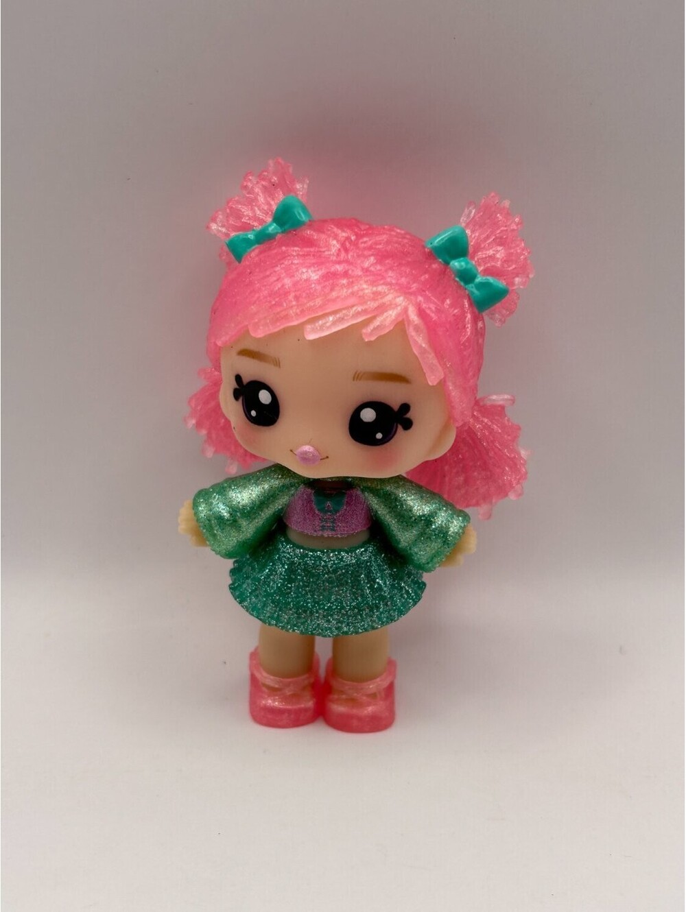 Moose Toys Mini Doll Figure Kindi Kids Minis Pink Shoes Glitter Bobble Head